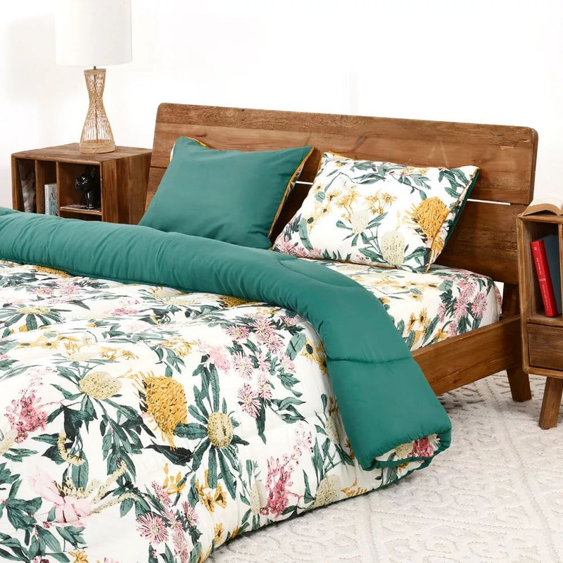 Wren Comforter Set